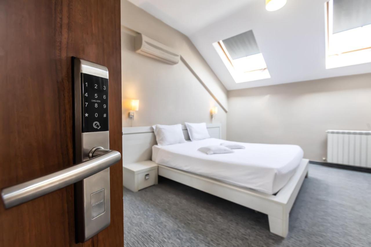 Alex&George Boutique Hotel Клуж-Напока Экстерьер фото