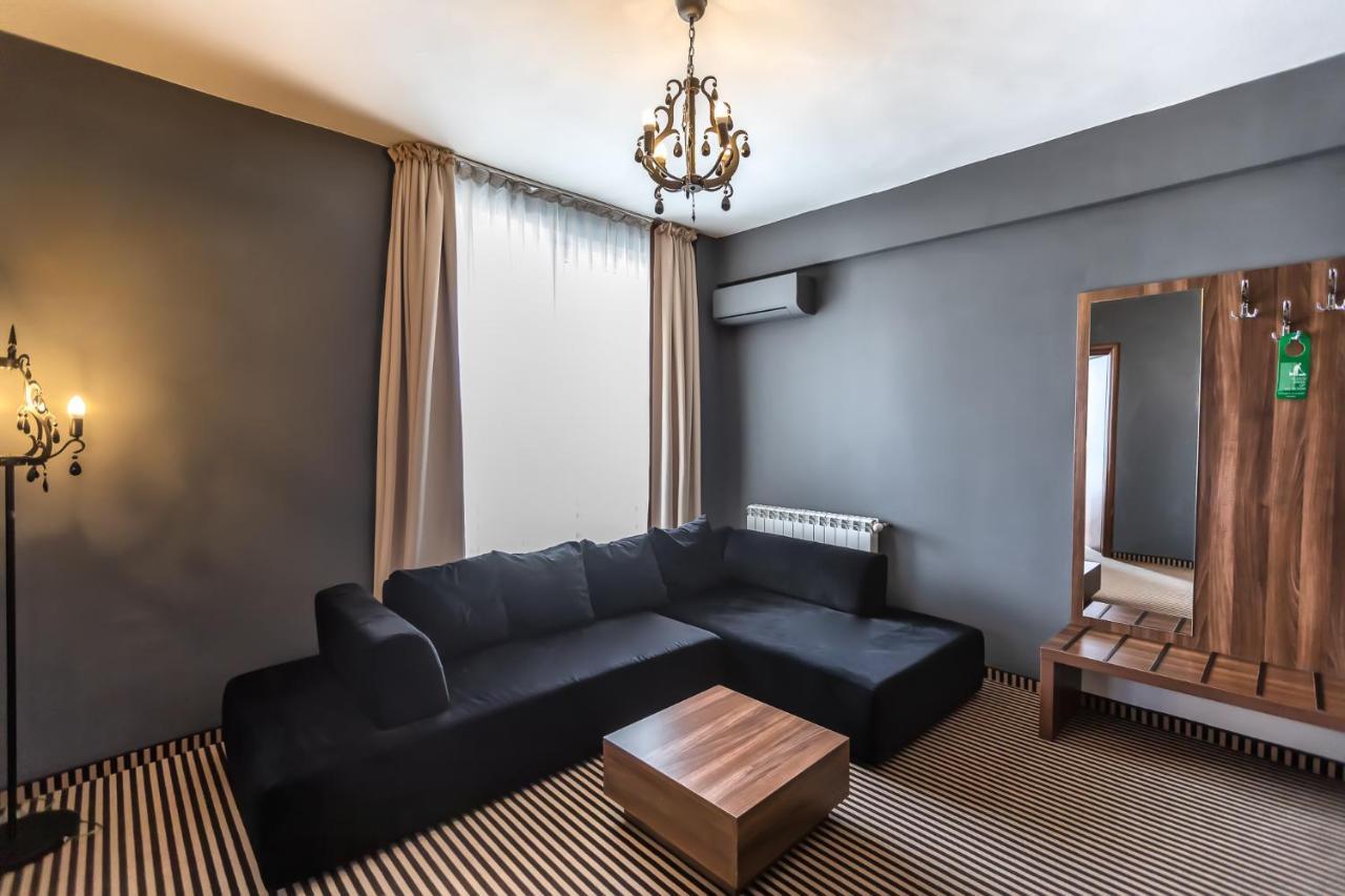 Alex&George Boutique Hotel Клуж-Напока Экстерьер фото