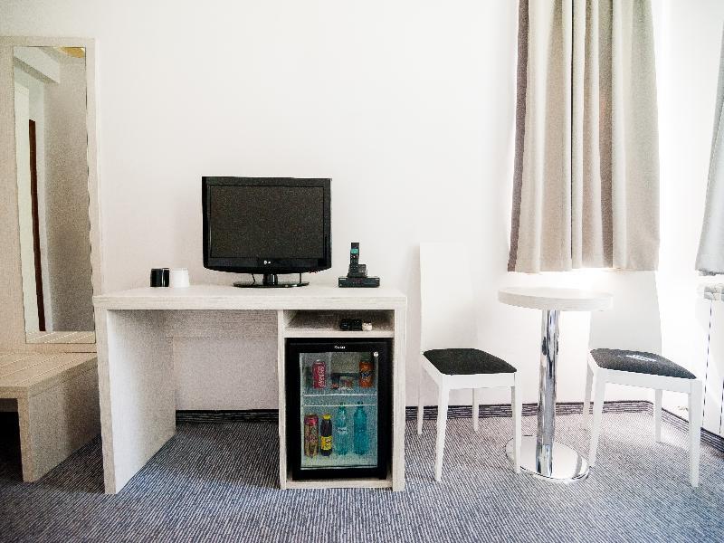 Alex&George Boutique Hotel Клуж-Напока Экстерьер фото