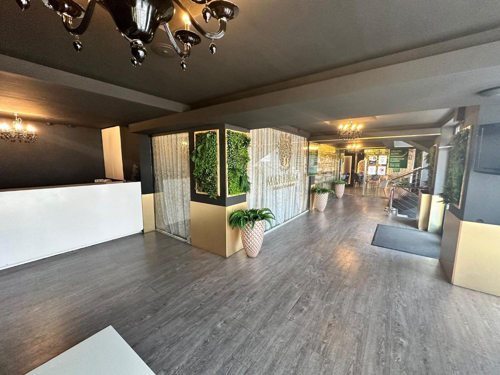 Alex&George Boutique Hotel Клуж-Напока Экстерьер фото